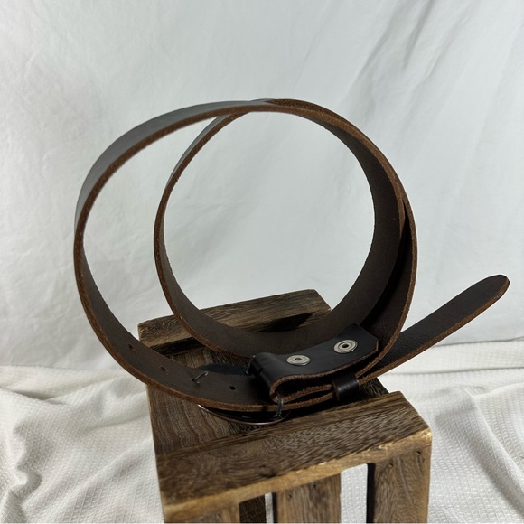 Genuine vintage round enamel belt buckle with tree ocean view leather belt  42 - Picture 11 of 12